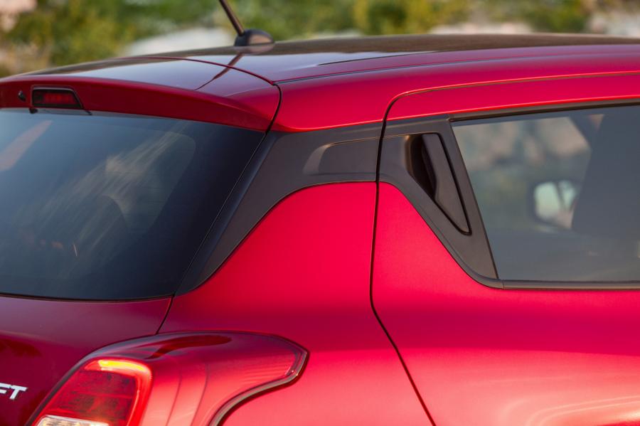 Детали экстерьера Suzuki Swift 2017 года  (WW) (фото 28 из 101)